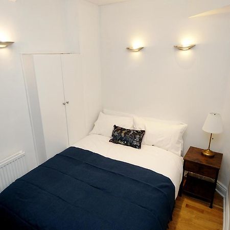 Cozy Retreat By Aresti Hotels ลอนดอน ภายนอก รูปภาพ